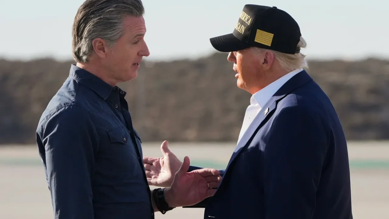 102425-Newsom-Trump-LA-Fires-AP-CM-03